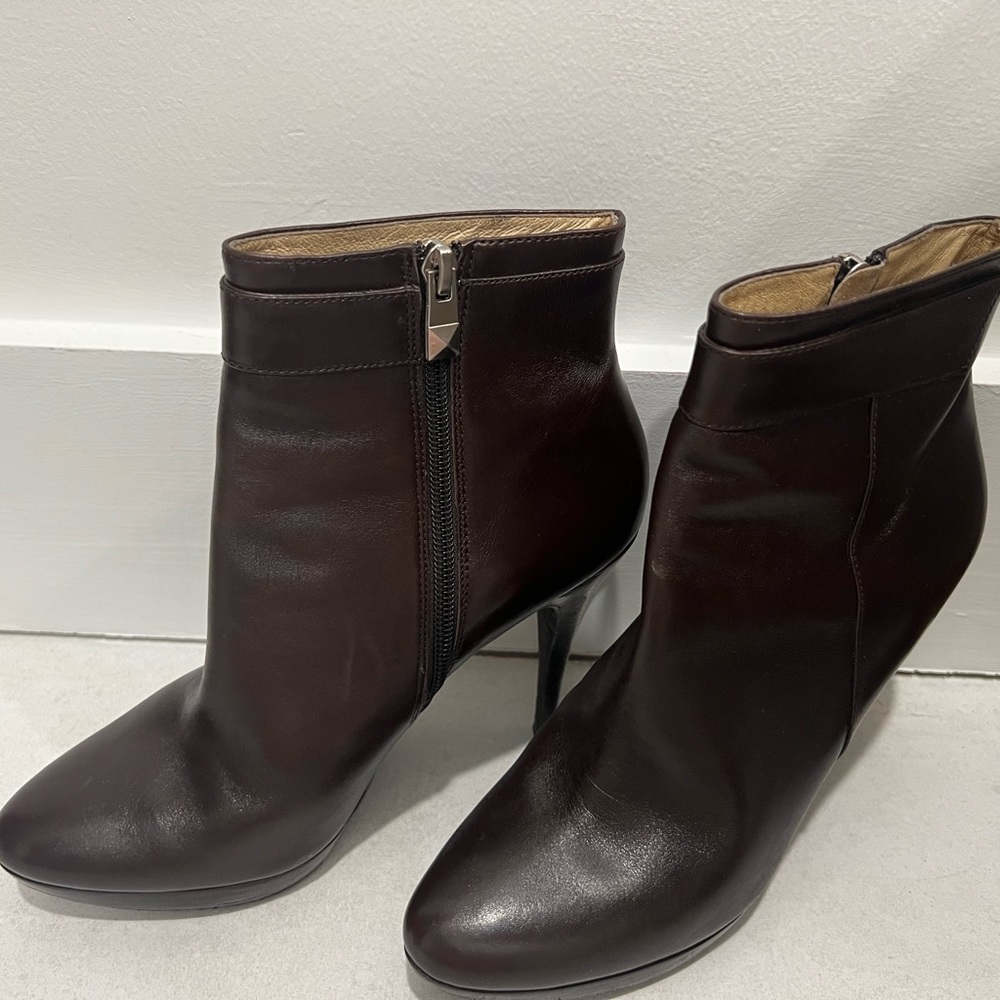 Michael Kors boot heels. Dark brown. Size 7 1/2